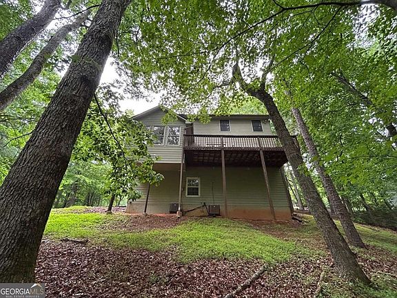 3rd image of 2523 Tamarack Dr