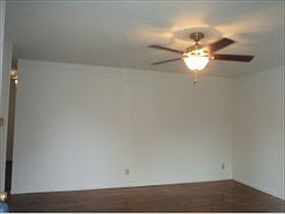 3rd image of 319 S Poplar Dr