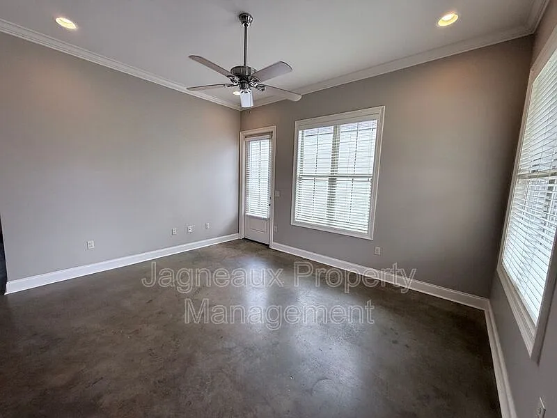2 bed, 2.0 bath, 980 sqft, $1,595 — Photo 3