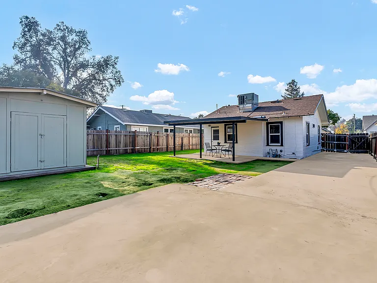 916 S Encina St — Photo 22