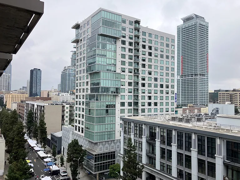 1111 S Grand Ave #1116 — Photo 23