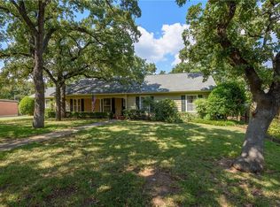 1921 Laurelwood Dr, Denton, TX 76209
