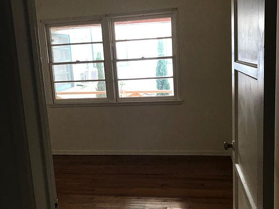 3rd image of 200-1311 15th St #200
