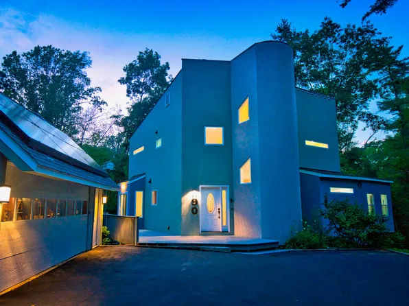 90 Red Hill Road, Branford, CT 06405