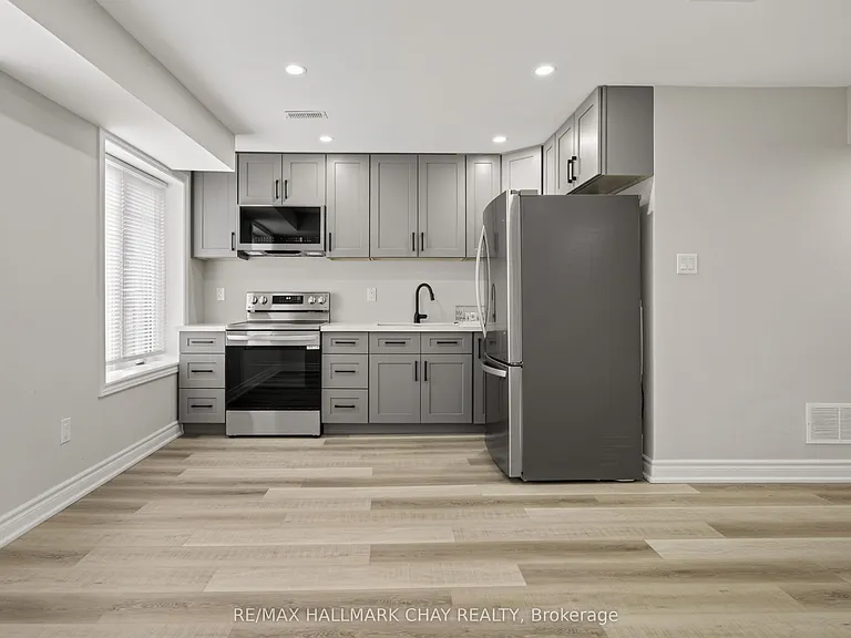 63 Janes Cres #BASEMENT — Photo 10