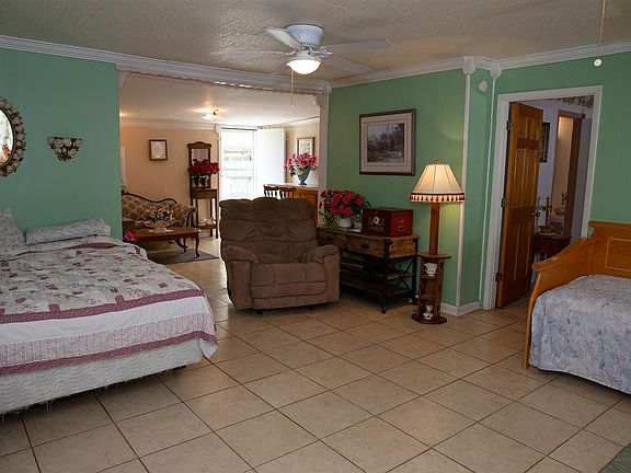 4th image of 414 Hibernia Pl #0