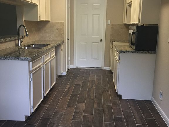 3rd image of 15330 E Hutchinson Cir