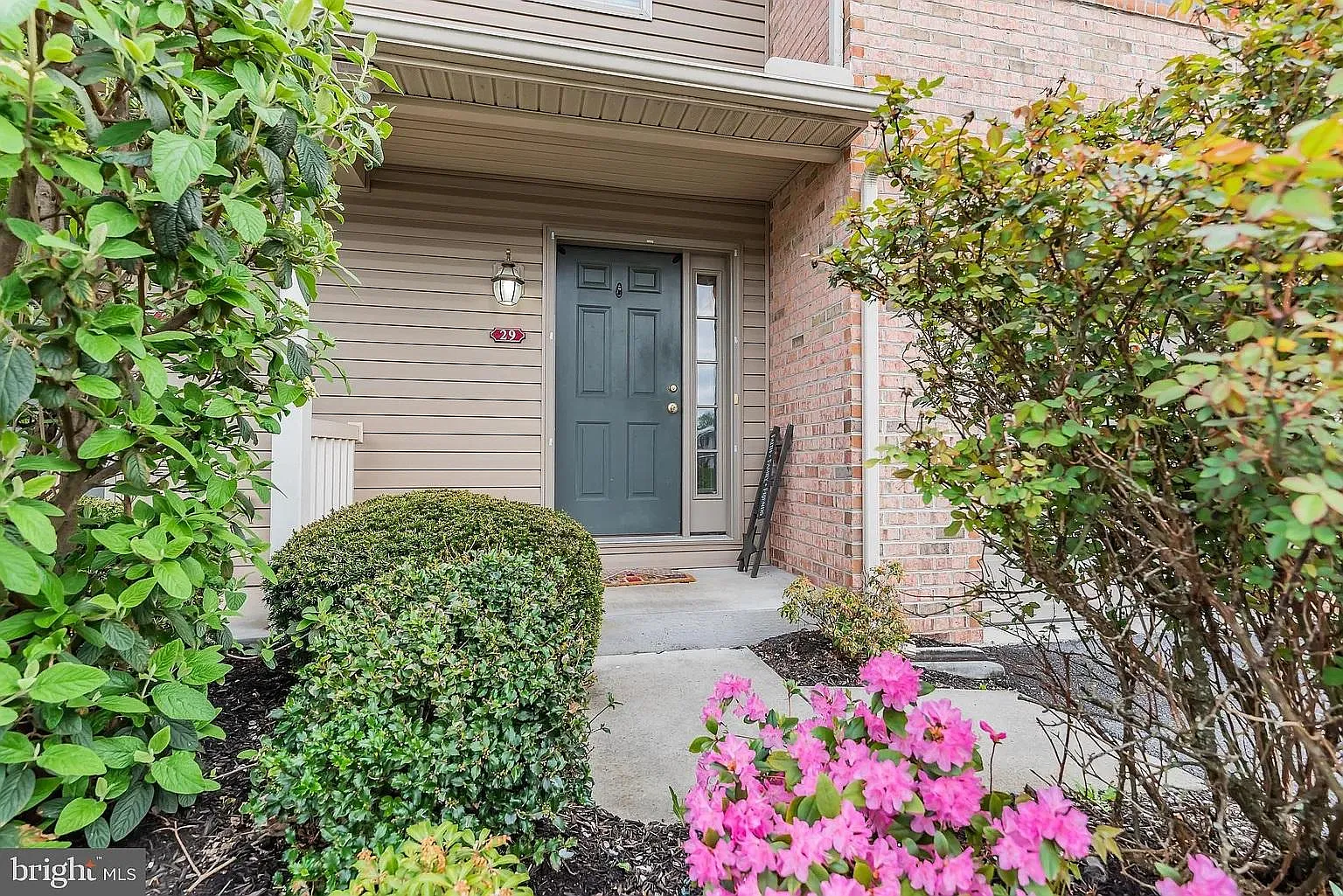 3 bed, 2.5 bath, 2113 sqft, $2,275 — Photo 3
