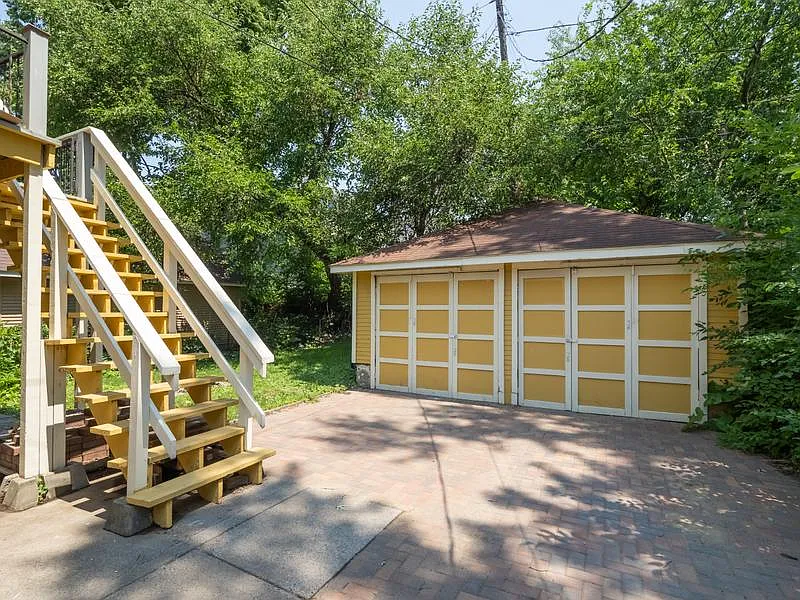 2 bed, 1100 sqft, $1,150 — Photo 2