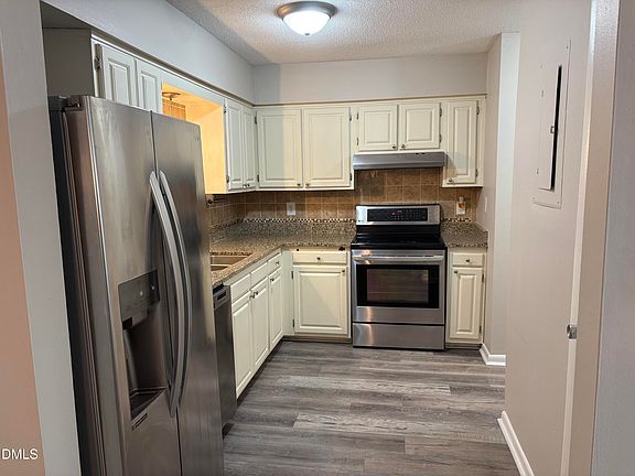 4th image of 533 Pine Ridge Pl