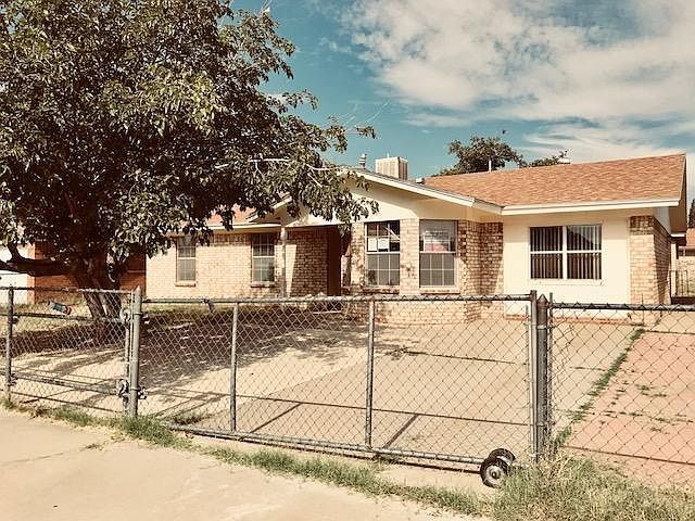 1st image of 925 Saint Catherine Dr