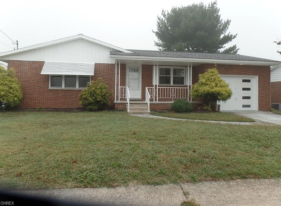 1st image of 701 Circle Dr