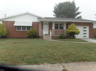 701 Circle Dr, Belpre, OH 45714