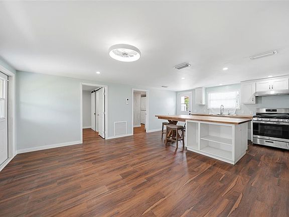 5th image of 8164 Archie St
