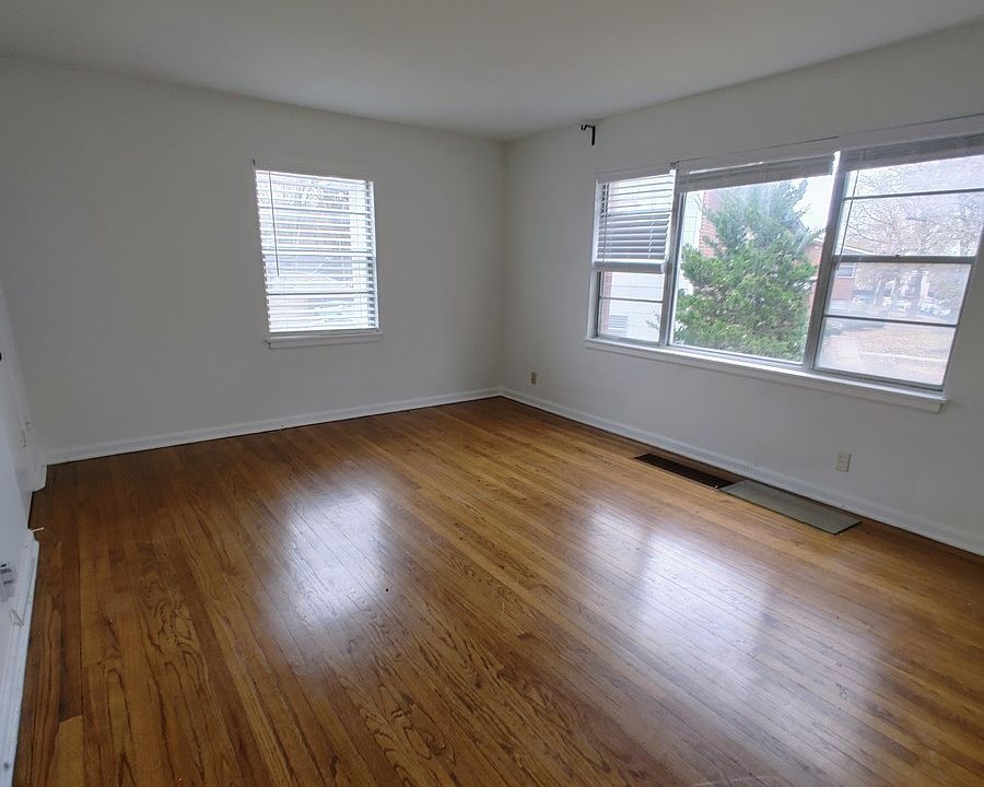 1st image of 4128 Roanoke Pkwy #1044-1