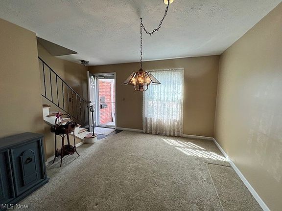 4th image of 131 Drury Ln