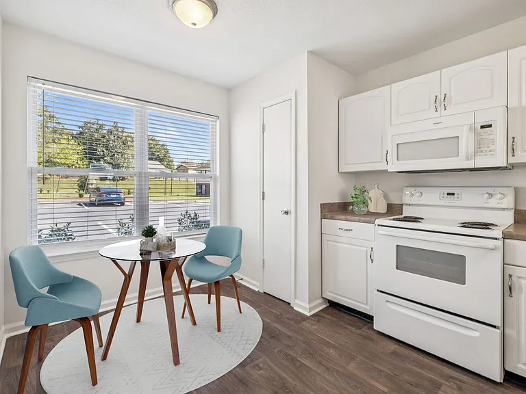 Two Bedroom B - 2 Bed / 1.5 Bath - 1,050 Sq.Ft.