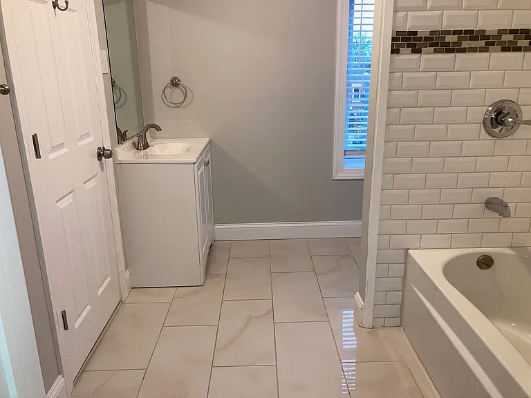 2225 W Thompson Street — Photo 19