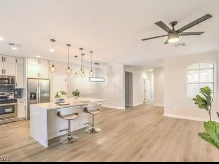 9101 Kings Town Ave — Photo 4