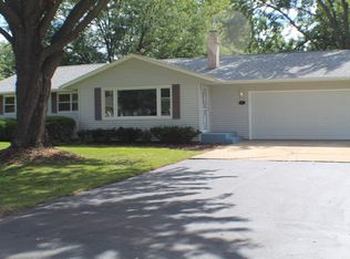 121 Dewey Rd, Rockton, IL 61072