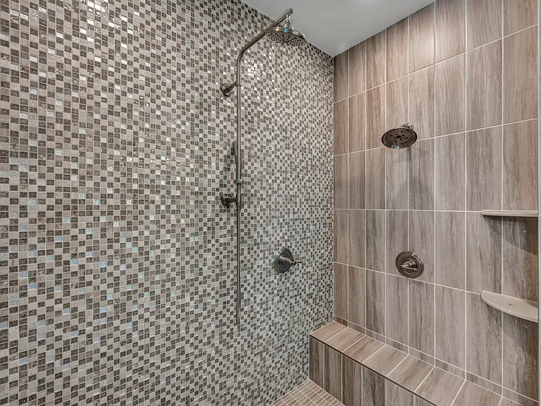 518 Riverbed Cir — Photo 42