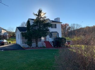 303 Rustic Dr, East Stroudsburg, PA 18302