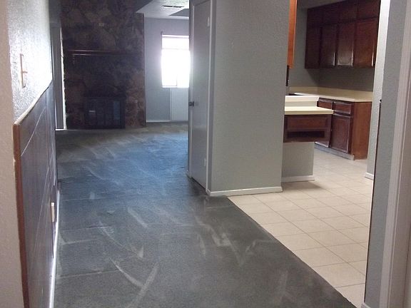 3rd image of 4841 Excalibur Dr