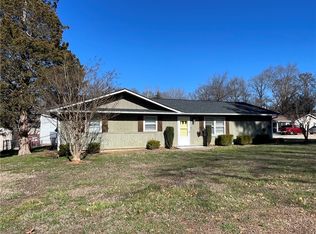 105 Cone Ridge Dr, Easley, SC 29640