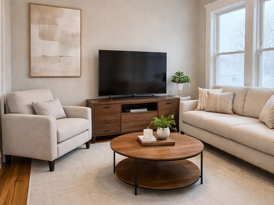 1st image of 89 Glendower Rd Floor 3