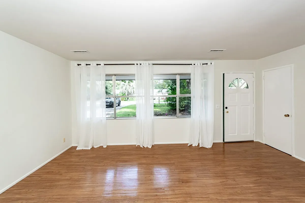 1521 Juniper Street — Photo 3