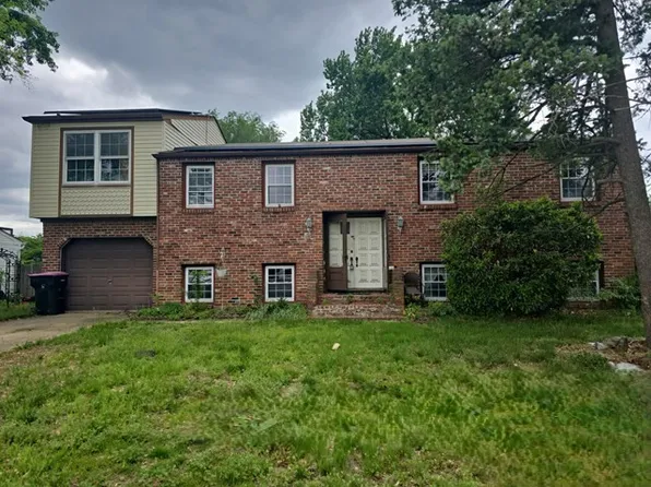 16 Constitution Rd, Laurel Springs, NJ 08021