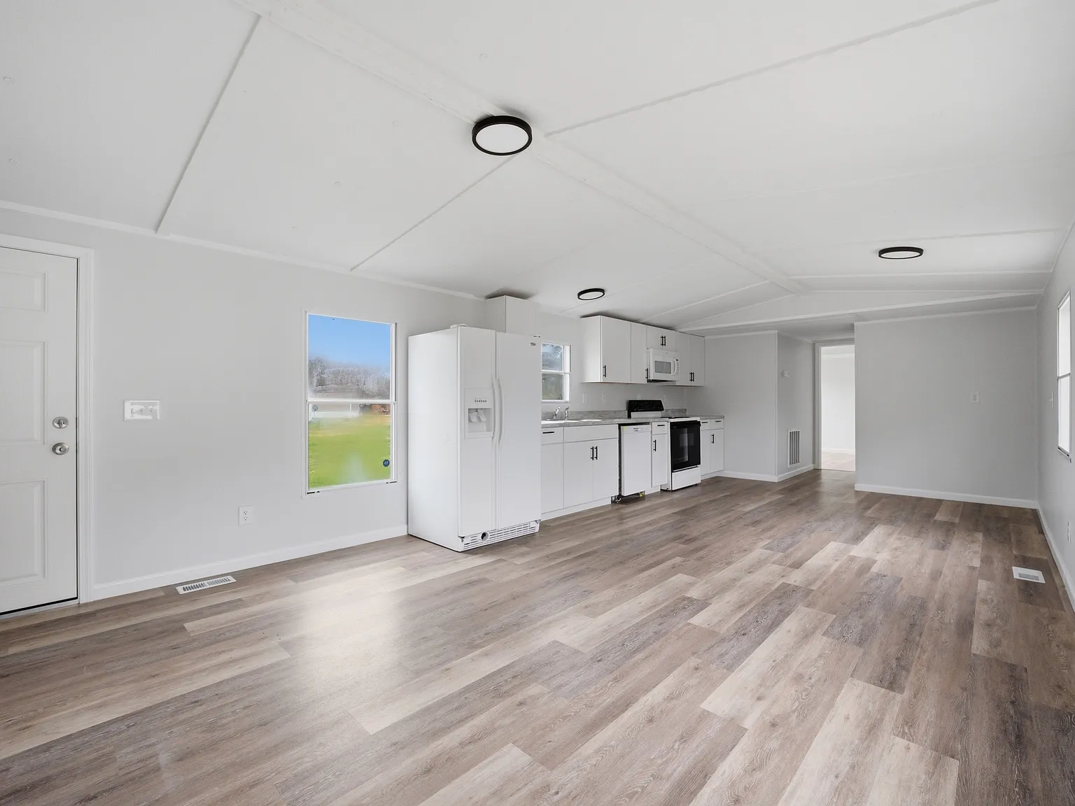 3 bed, $1,500 — Photo 3