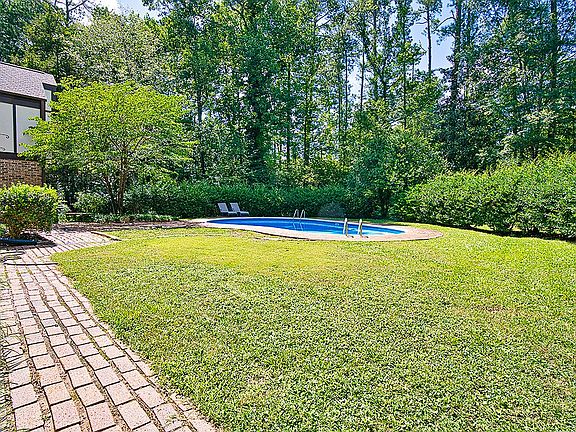 5th image of 105 Glenridge Cir