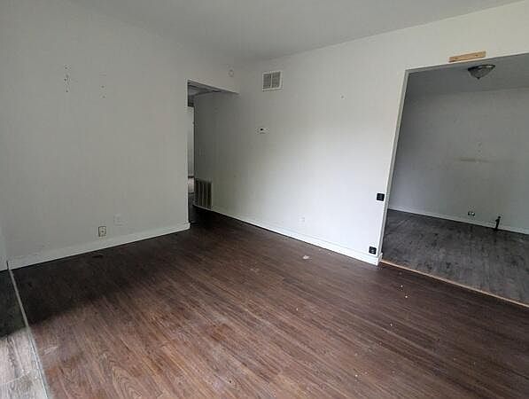 2nd image of 3304 Sheffer Ave
