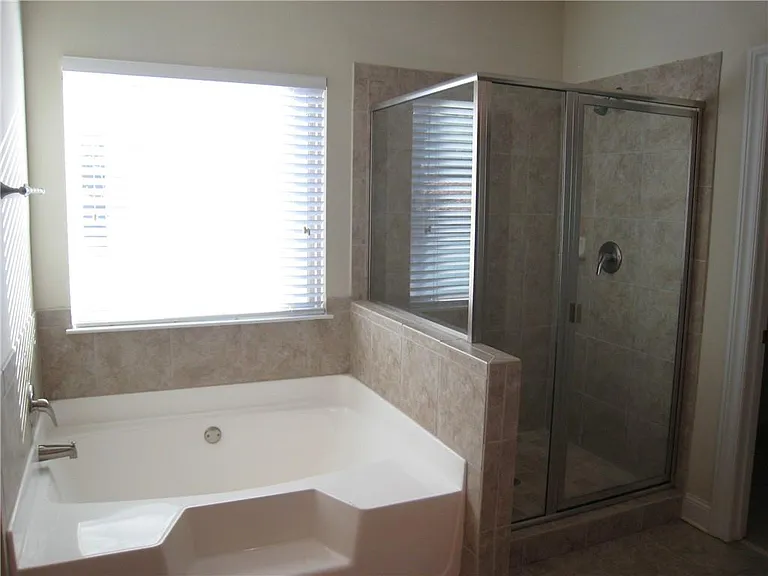 2860 Evan Manor Ln — Photo 9
