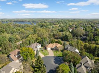 633 Evans Ct, Shoreview, MN 55126