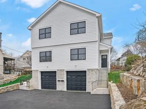 15 W Oak St #B, Greenwich, CT 06830