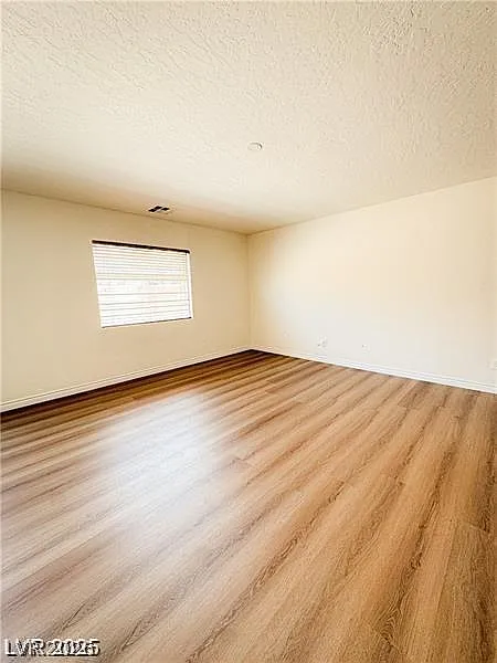 3 bed, 2.5 bath, 1711 sqft, $2,050 — Photo 4
