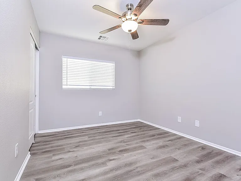 7620 Emerald Ridge Ct — Photo 16