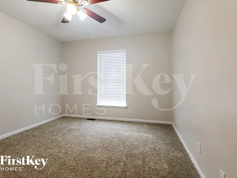2211 Glenside Rd — Photo 11