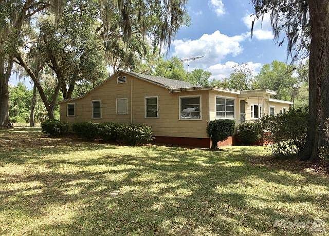 2/1 Bungalo Cottage style Home on 5+ Acres