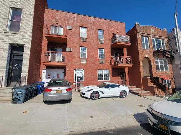 563 20th Street image 8 of 12