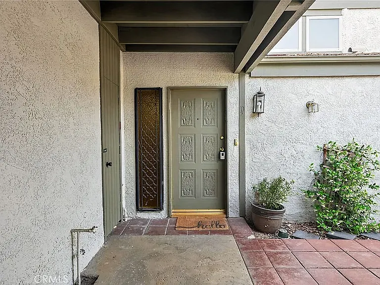 2 bed, 1250 sqft, $2,395 — Photo 2