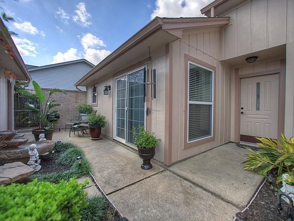 3rd image of 3111 Heritage Green Dr