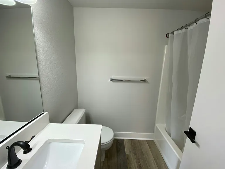 5835 NW Landing Dr — Photo 6