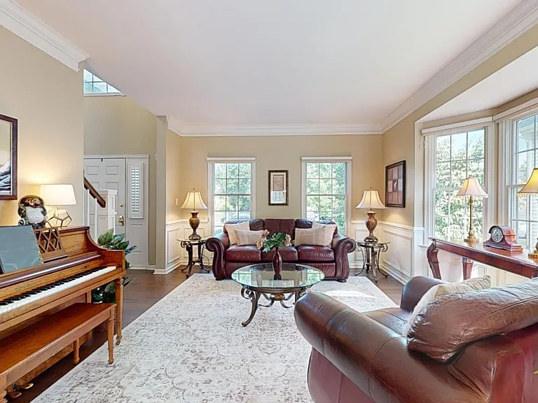 43911 Camellia St — Photo 6