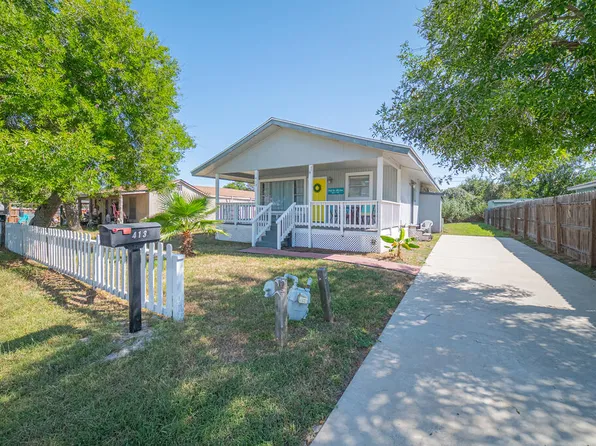 413 E Bay St, Rockport, TX 78382