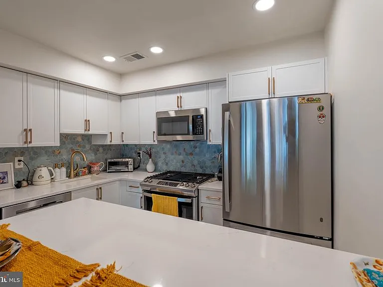 101 Lassen Ct #4 — Photo 3