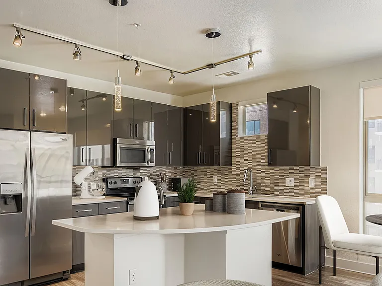 Plan B3: modern kitchen with stainless appliances