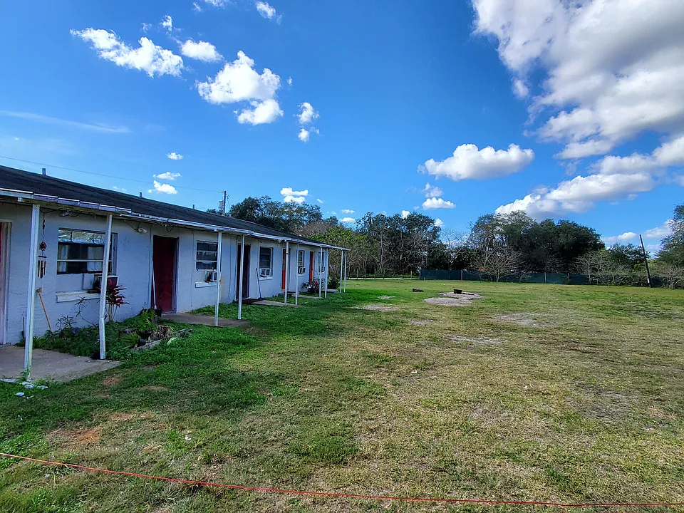 1002 Daniels St #3